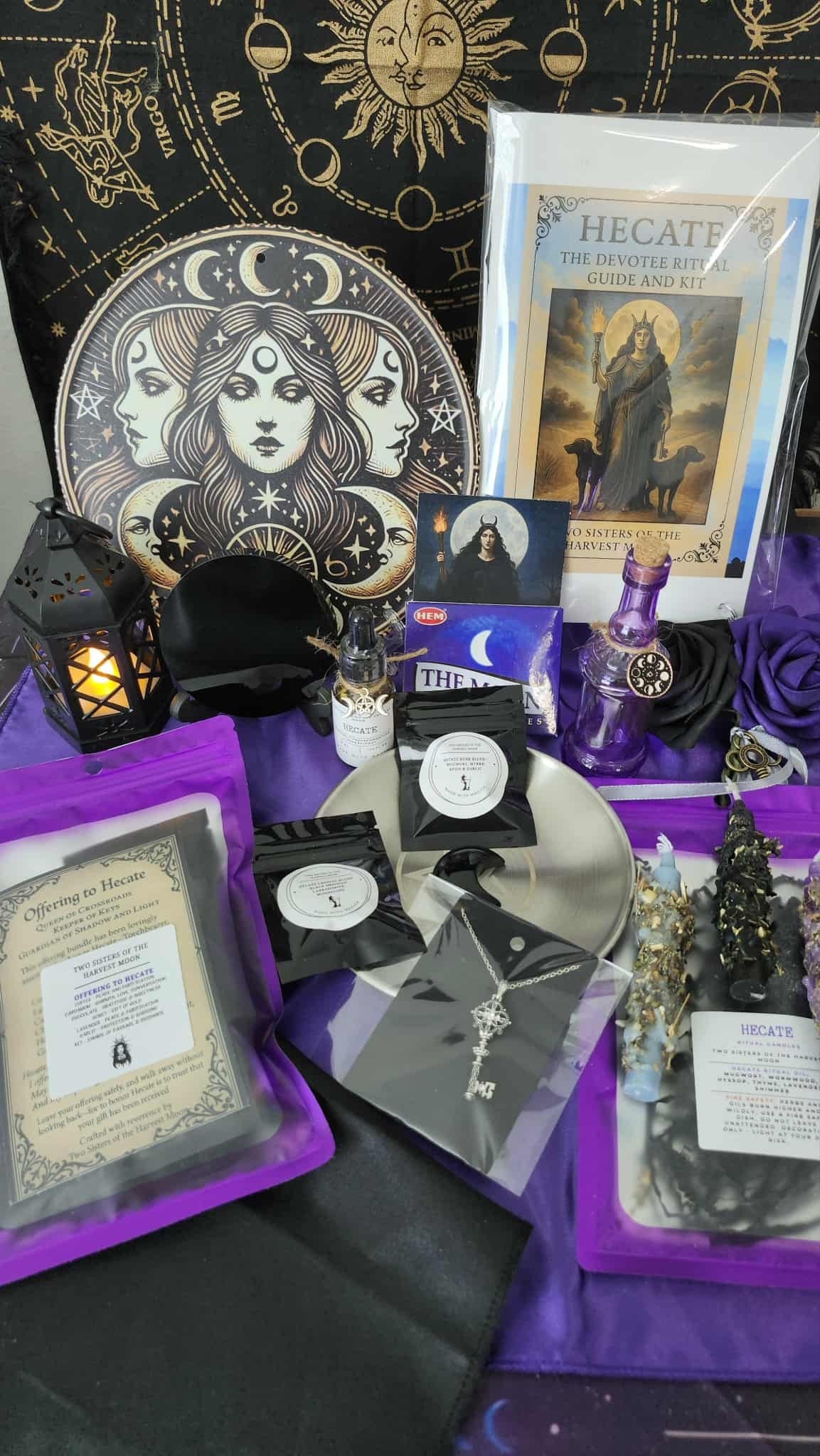 Hecate Deluxe Devotional Ritual Box โ Complete Altar Set and 92-Page Ritual Guide