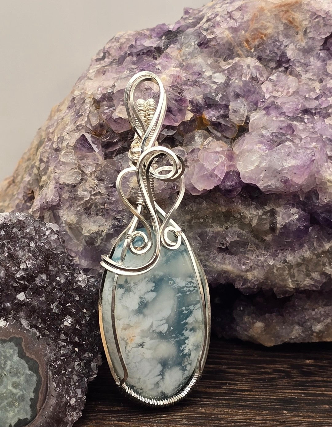 Blue &amp; White Plume Agate Pendant