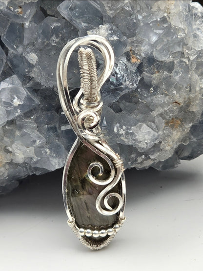 Faceted Sunset Labradorite Pendant With Accent Beads