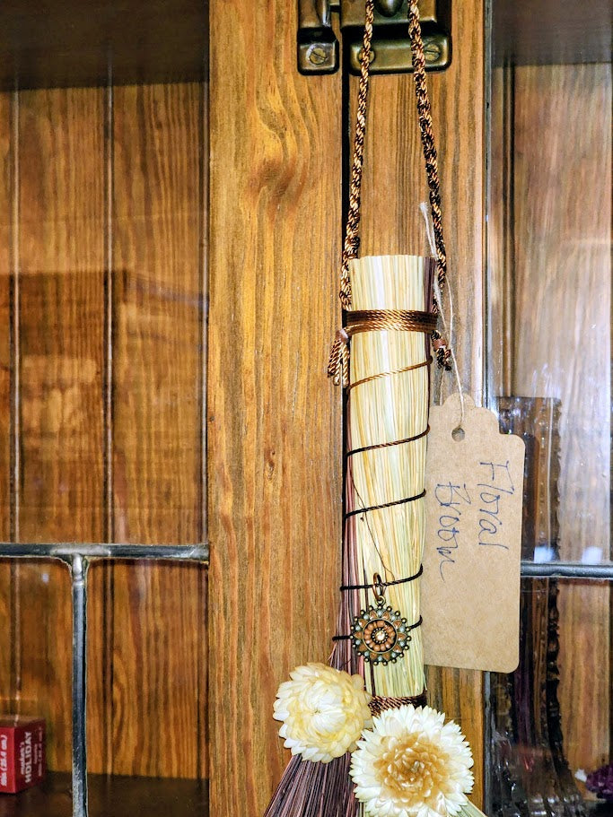 Dried Floral Hen&