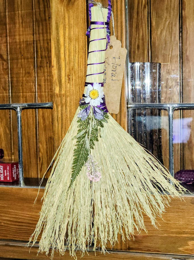 Small Pressed Floral Hen&