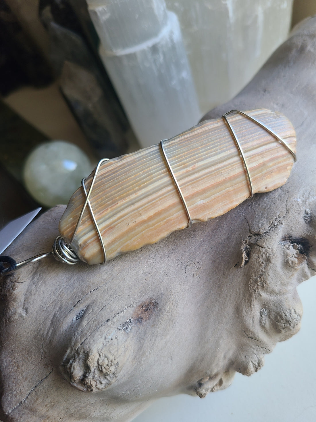 Natural sea shell pendant