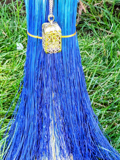 Divination Full Broom
