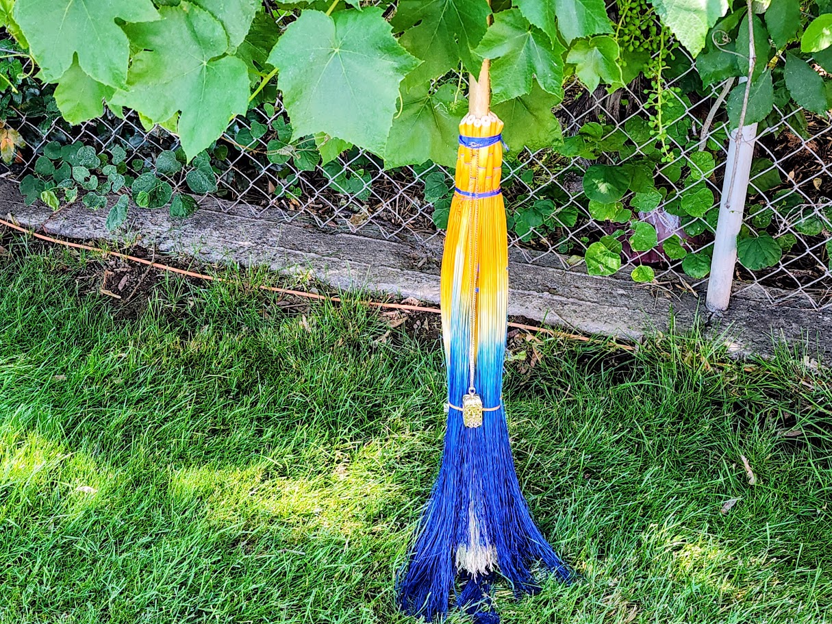 Divination Full Broom