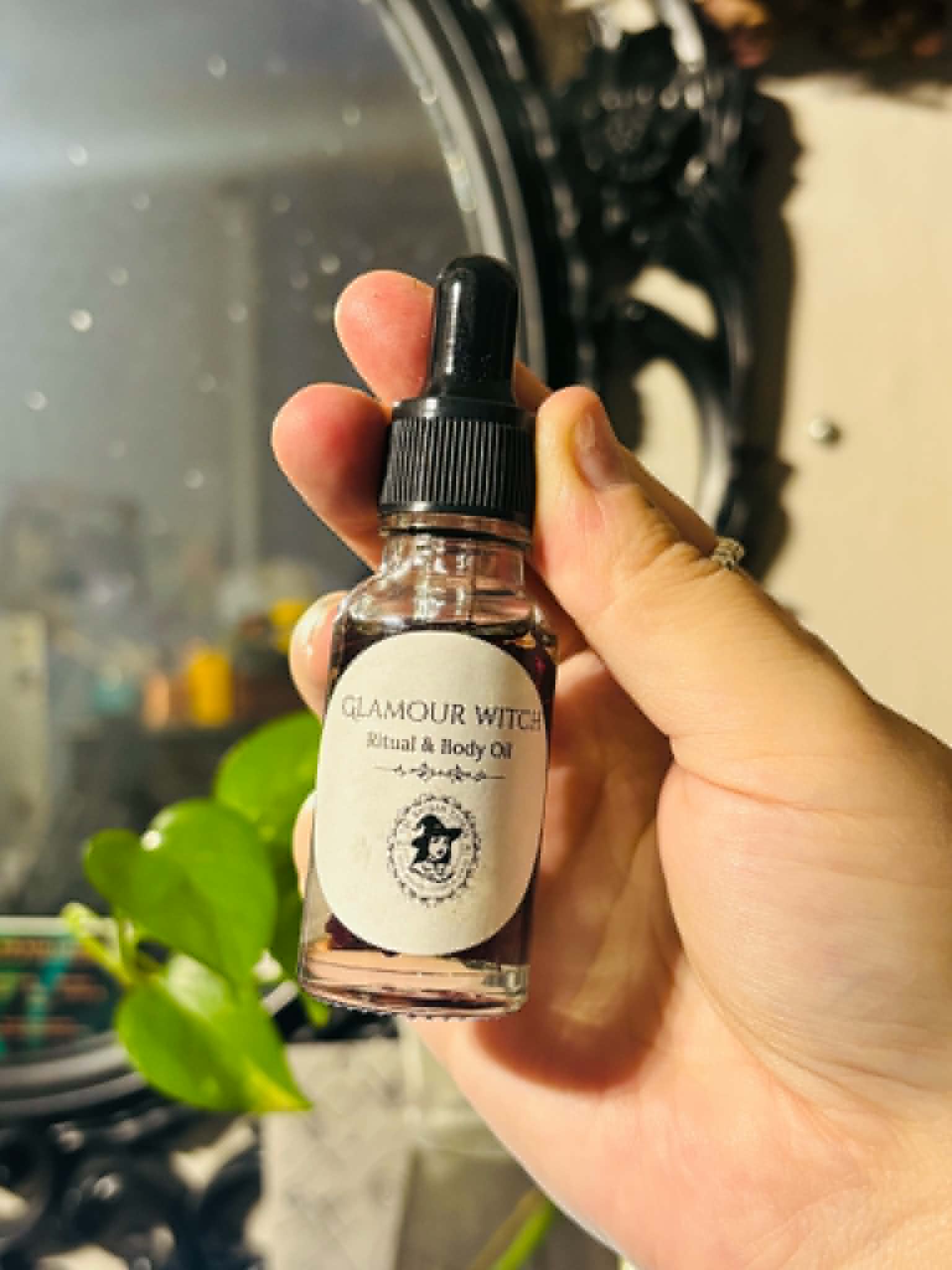 Glamour Witch Ritual Oil