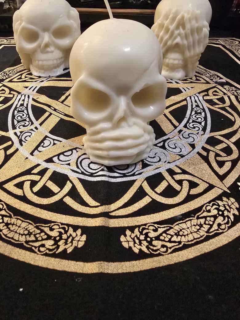 💀 The Three Wise Skulls Candles 💀