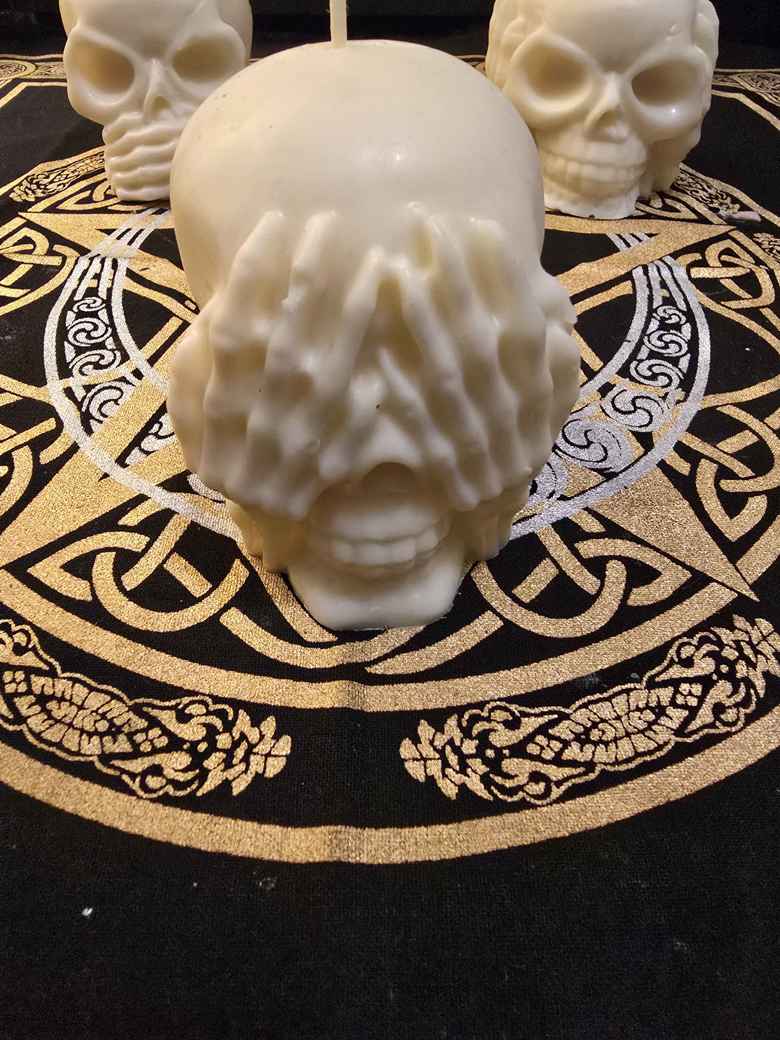 💀 The Three Wise Skulls Candles 💀