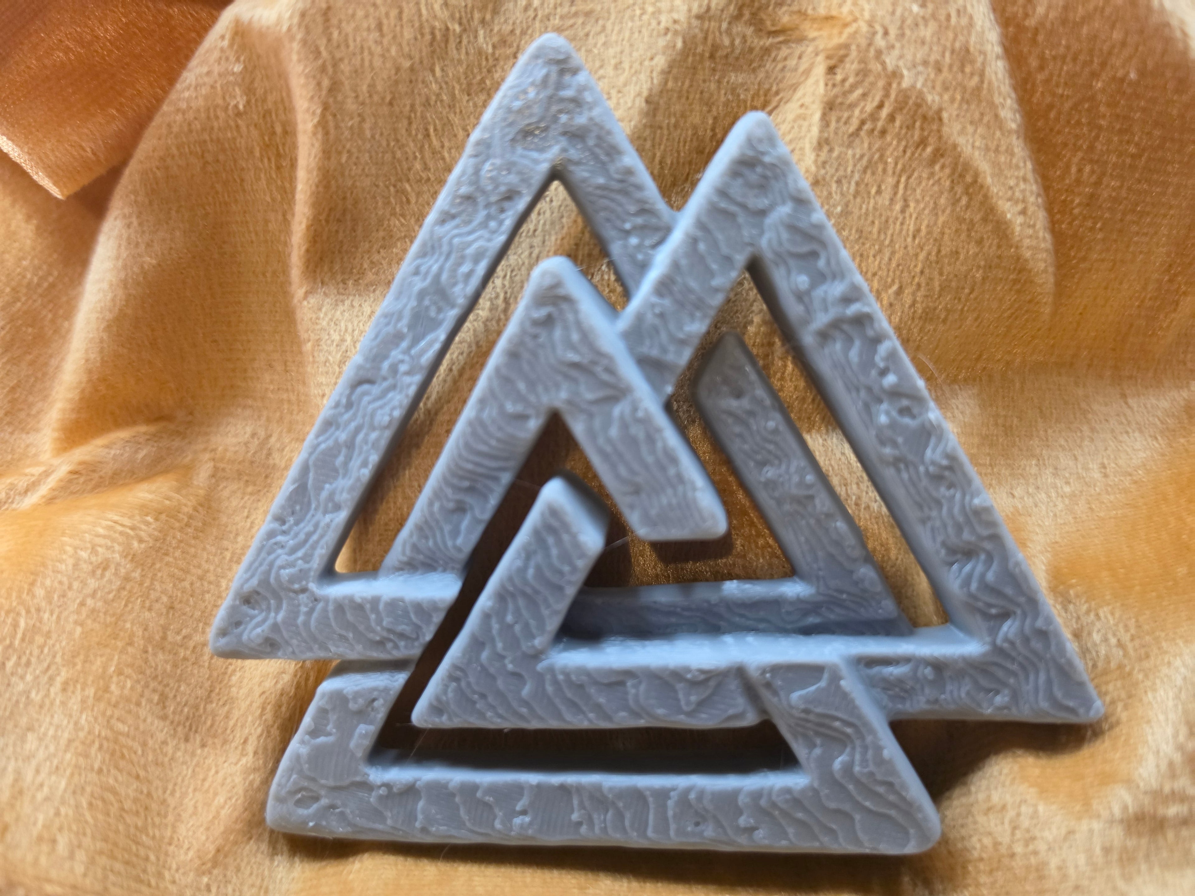Stone look valknut