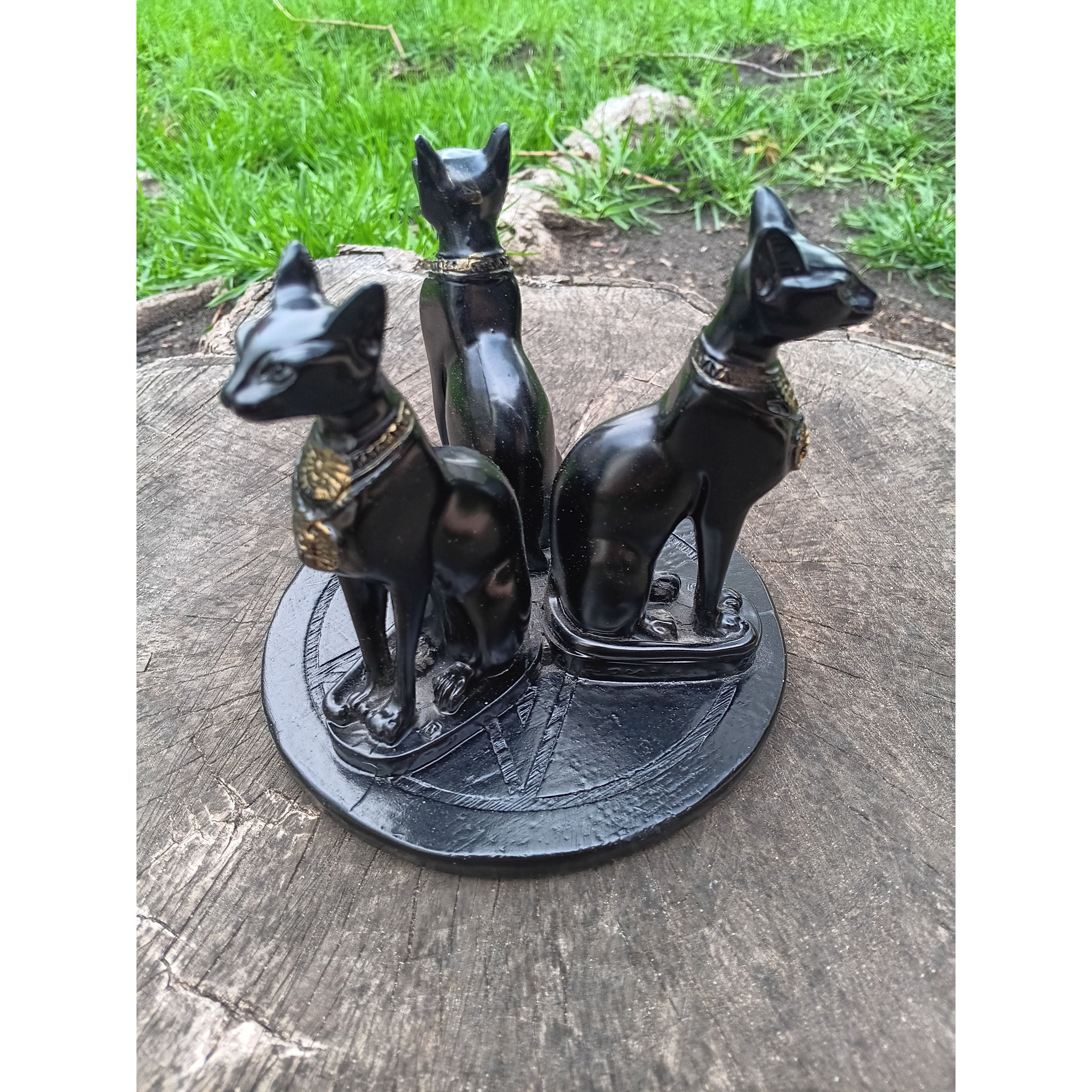Egyptian Bastet Cat Guardian Pentacle Sphere Holder – Triple Feline Protection for Crystals &amp; Altars