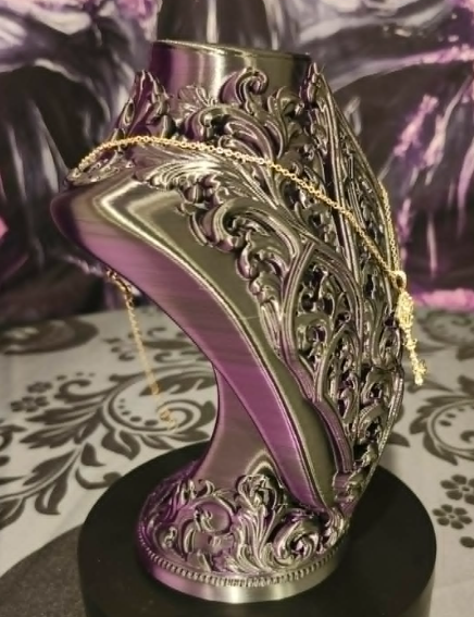 Gothic Baroque Protective Jewelry Bust – 3D Printed Altar Necklace Display