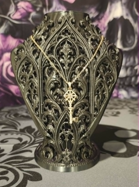 Gothic Baroque Protective Jewelry Bust – 3D Printed Altar Necklace Display