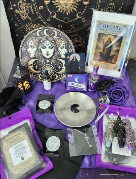 Hecate Deluxe Devotional Ritual Box – Complete Altar Set and 92-Page Ritual Guide
