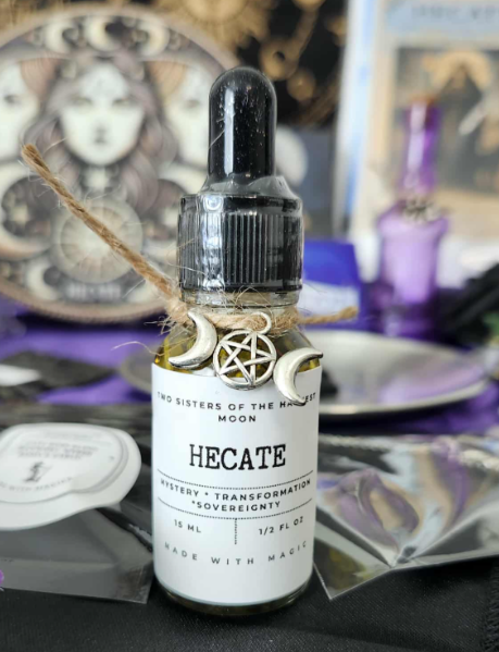 Hecate Deluxe Devotional Ritual Box – Complete Altar Set and 92-Page Ritual Guide