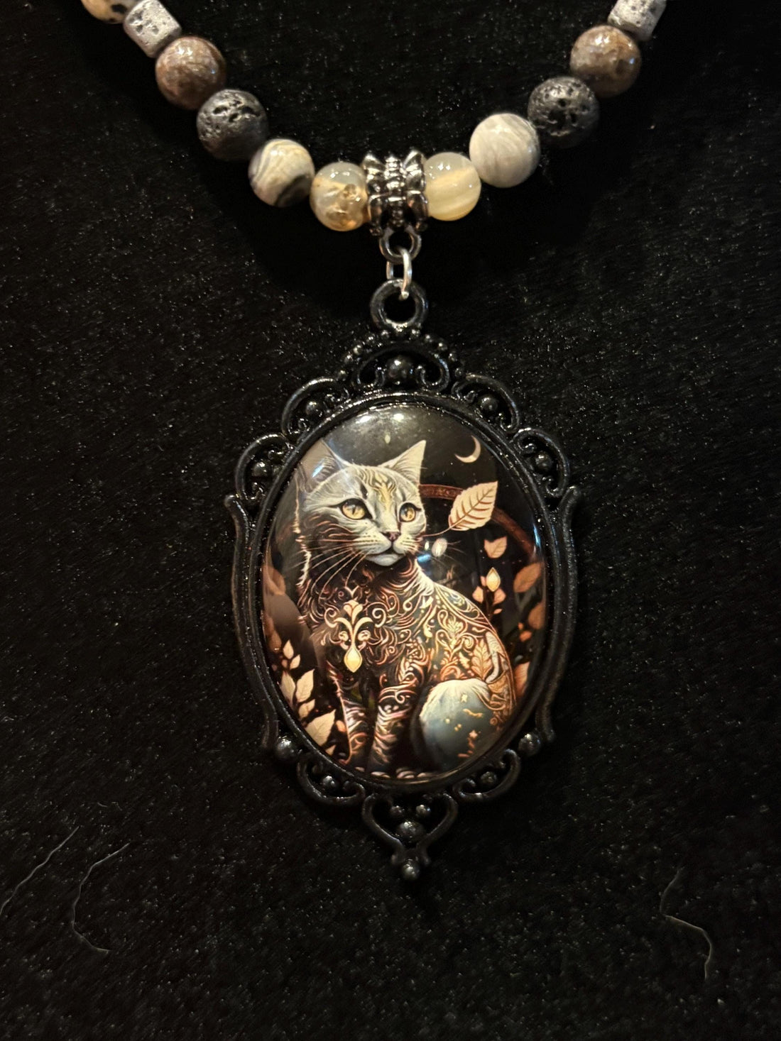 Meow - Handmade Beaded Necklace