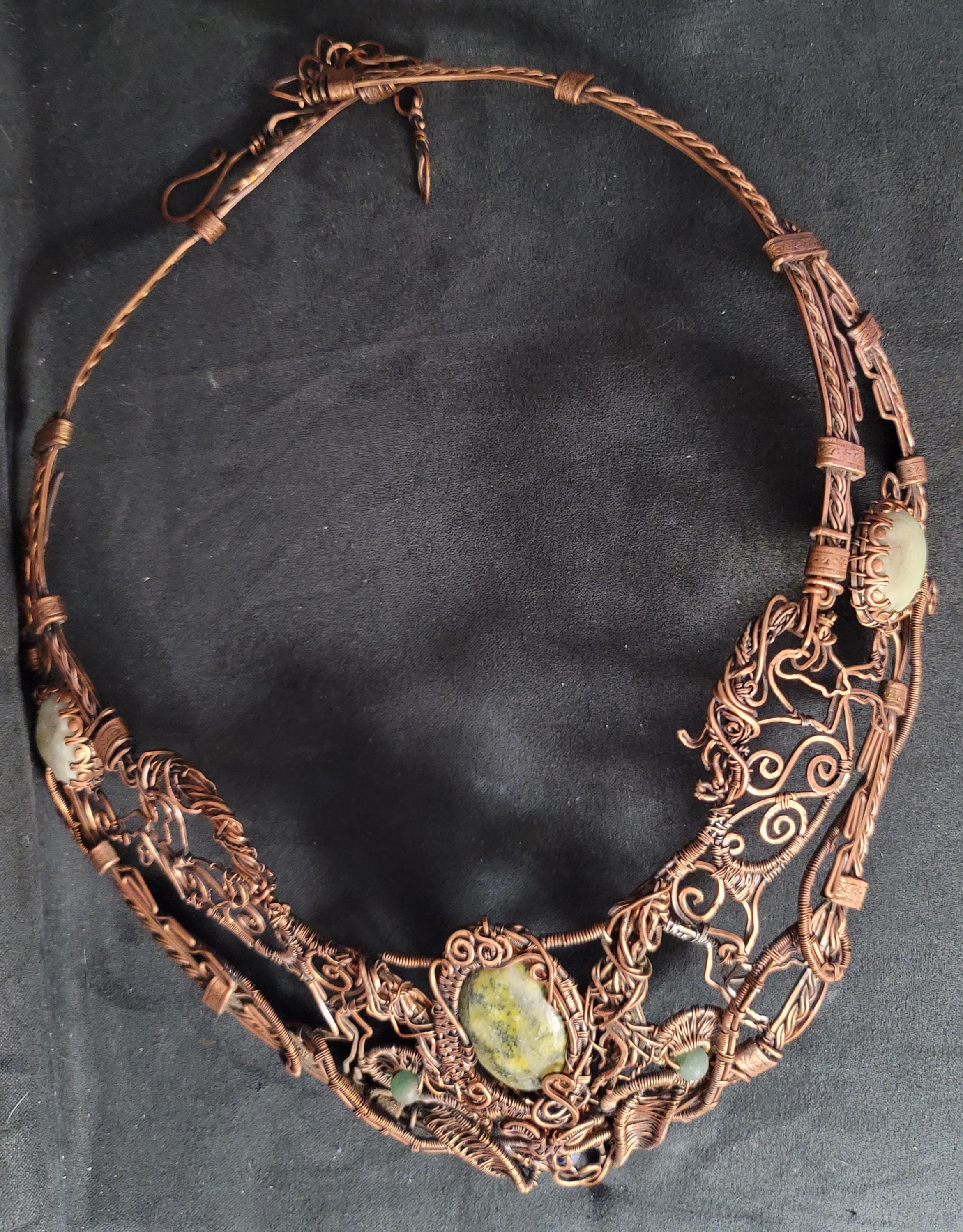 Copper horse necklace,  horse rearing, equestrian gifts for trainers, horse gifts for women, serpentine. Aventurine, statement necklace