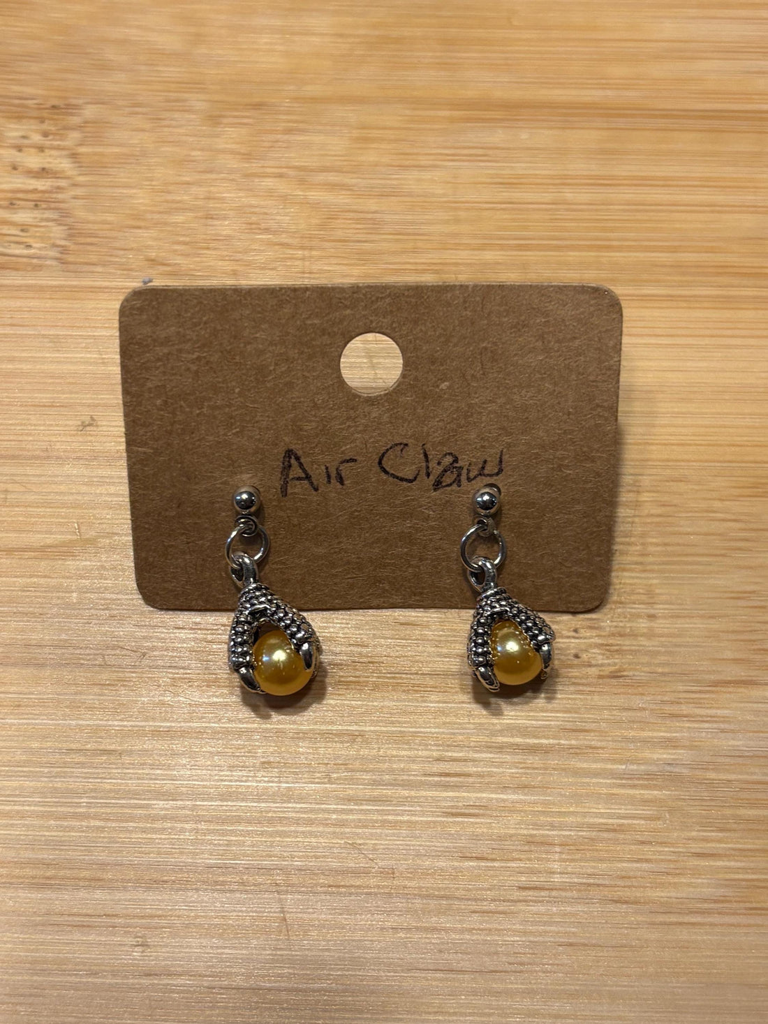 Air Claw - Handmade Beaded Earrings