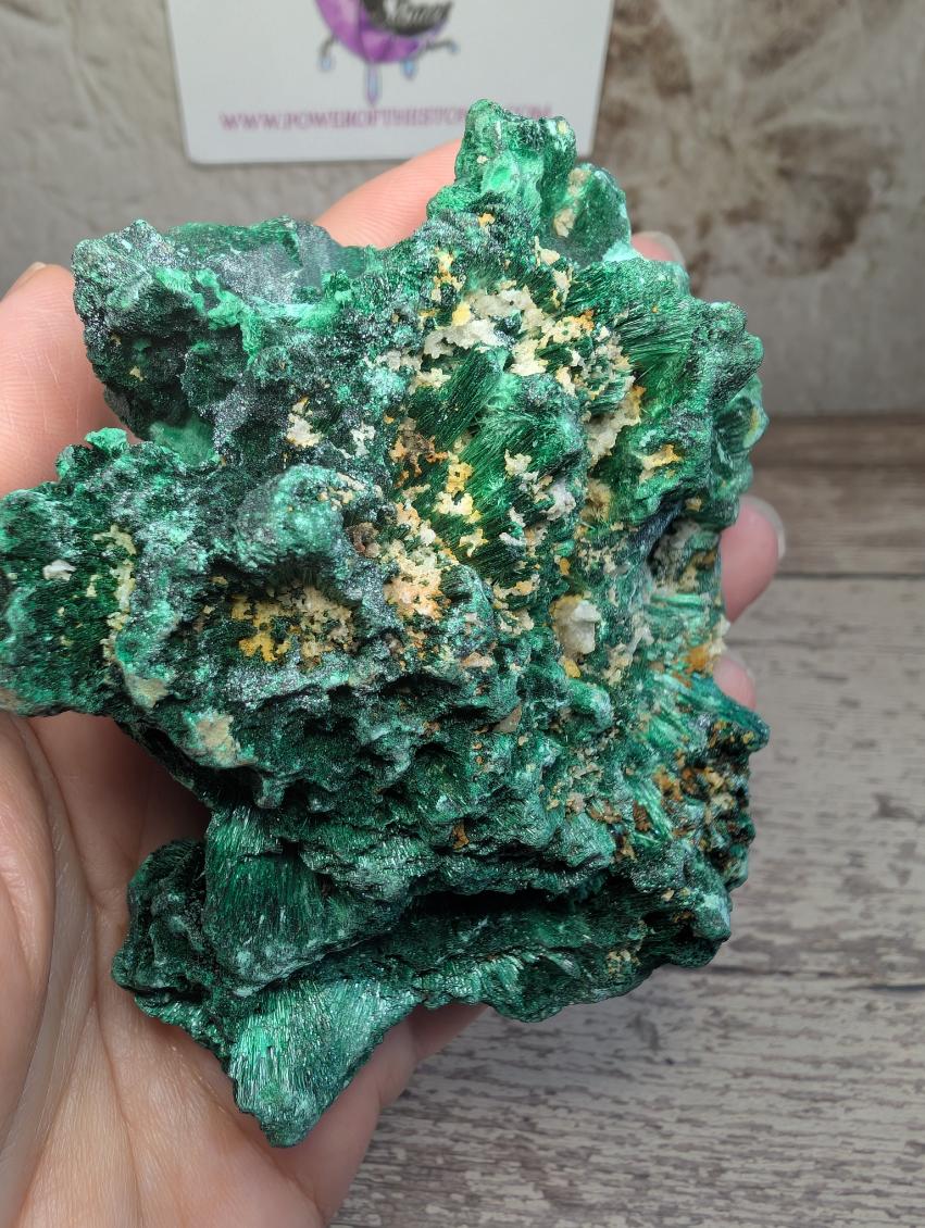Malachite raw specimen