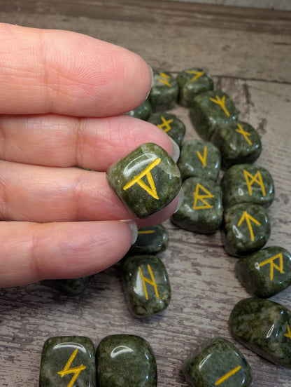 Vesuvianite rune set