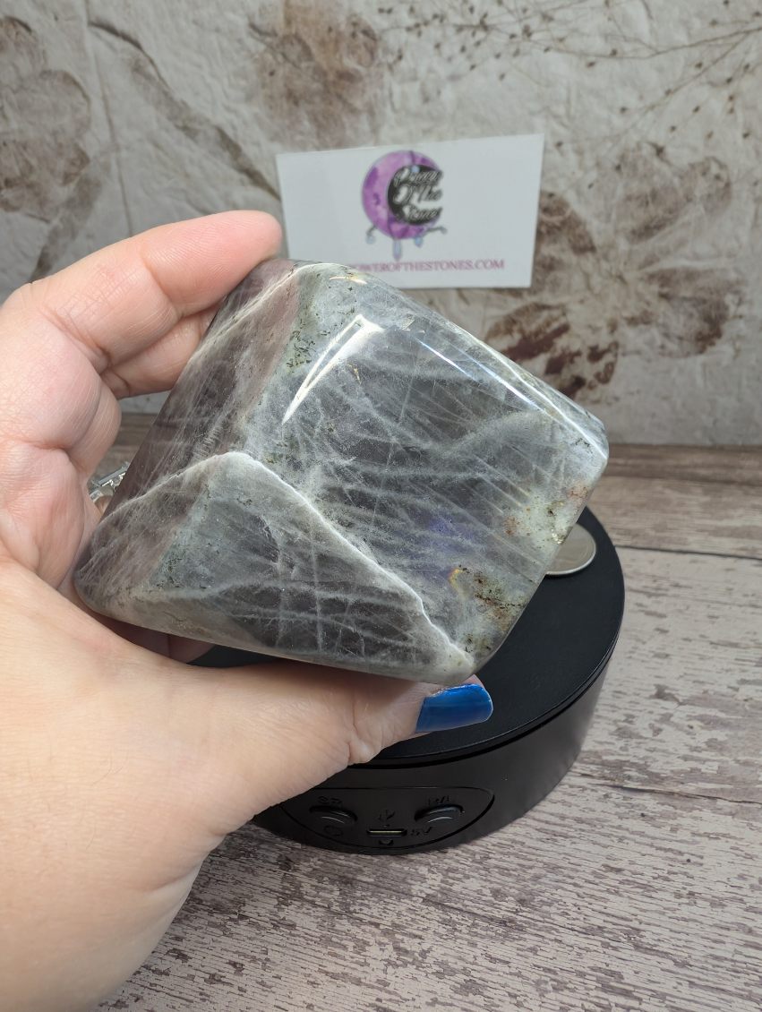 Labradorite free form