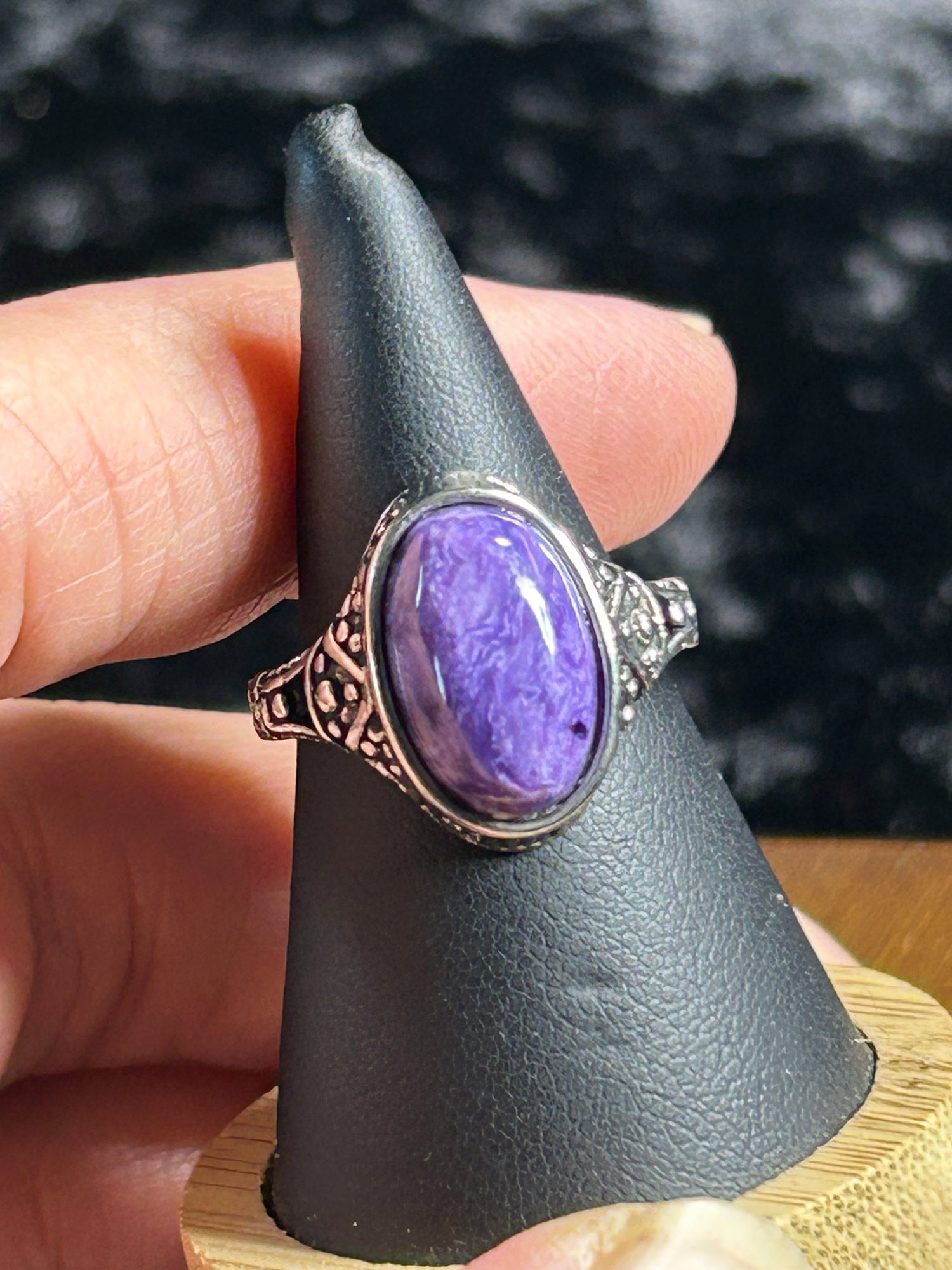 Beautiful HQ Charoite Oval Ring - Adjustable