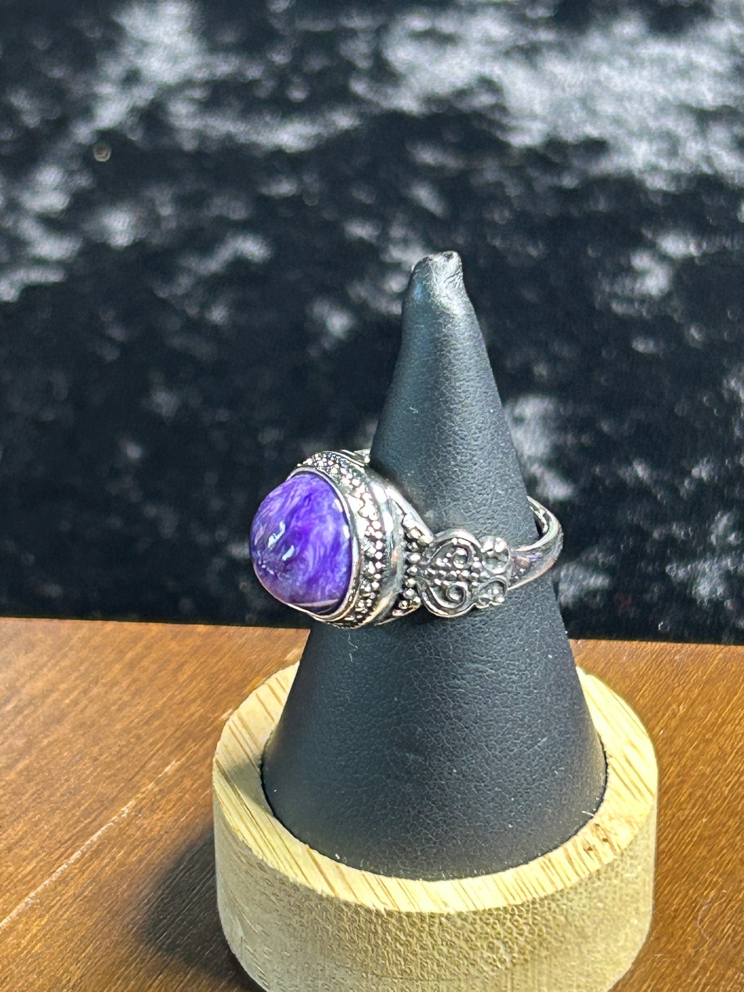 Beautiful HQ Charoite Oval Ring - Adjustable
