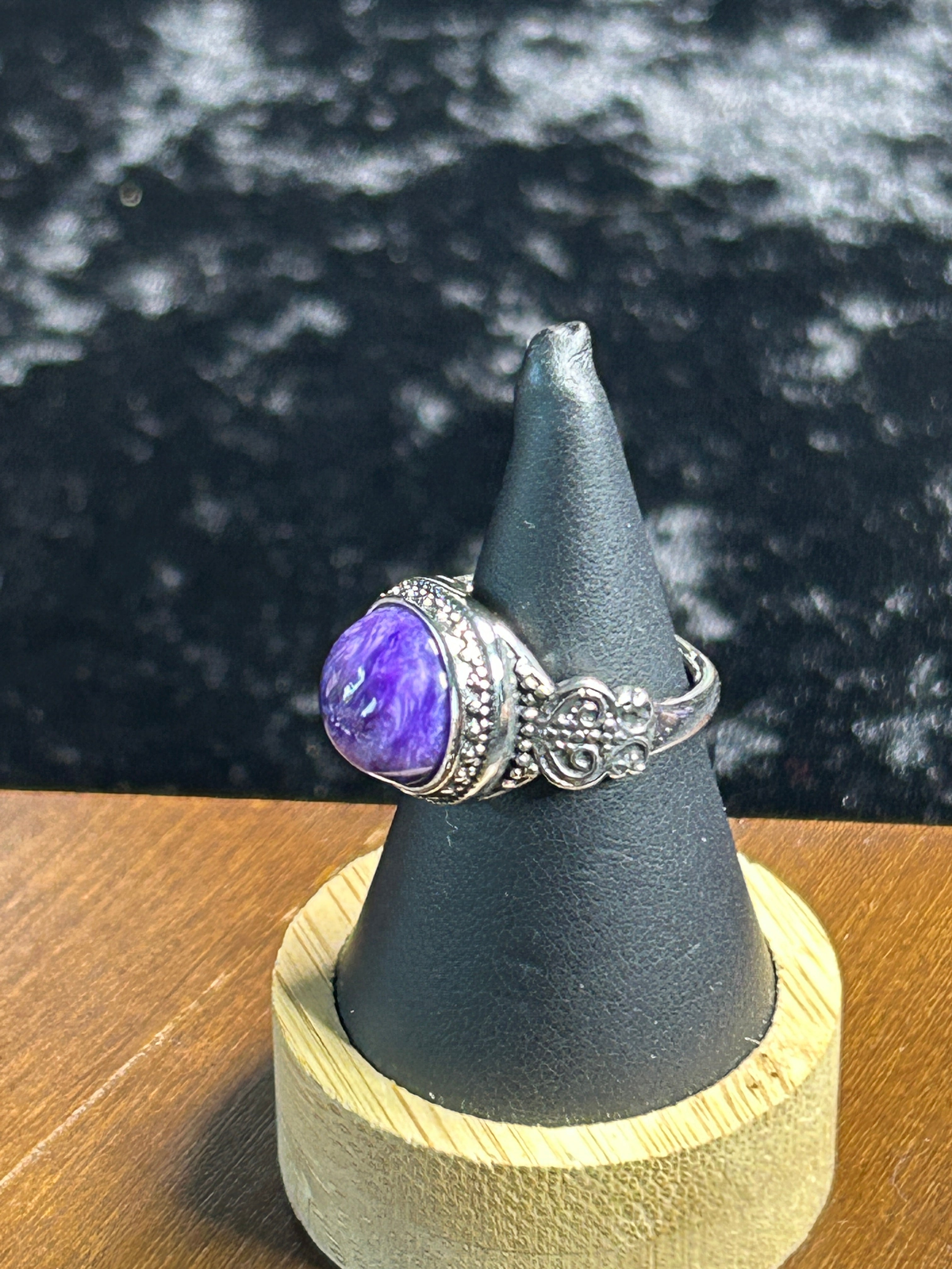 Beautiful HQ Charoite Oval Ring - Adjustable