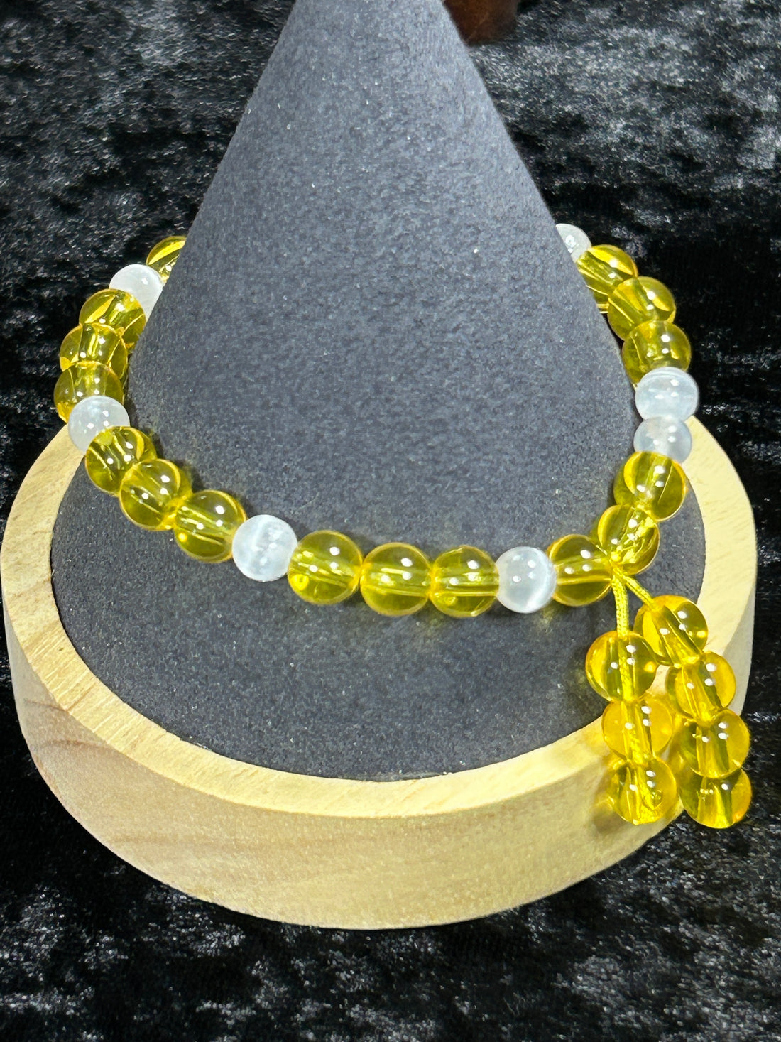 Beautiful Natural Amber Beaded Stretch Bracelet with Selenite