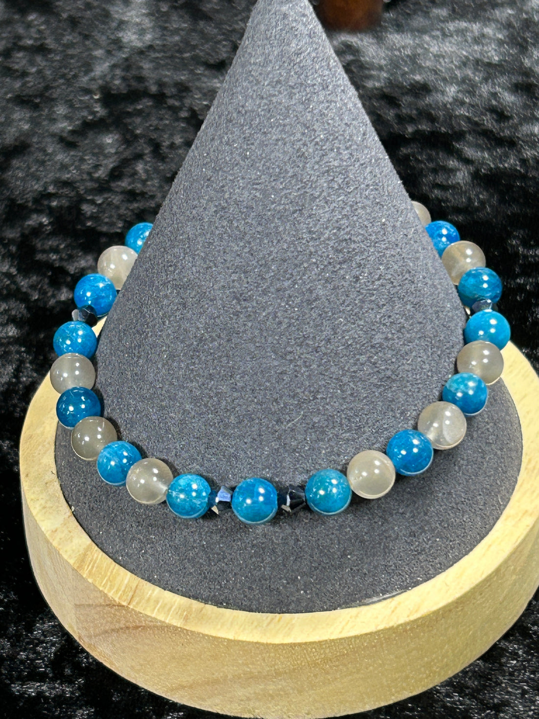 Beautiful HQ Blue Apatite &amp; Moonstone Beaded Stretch Bracelet