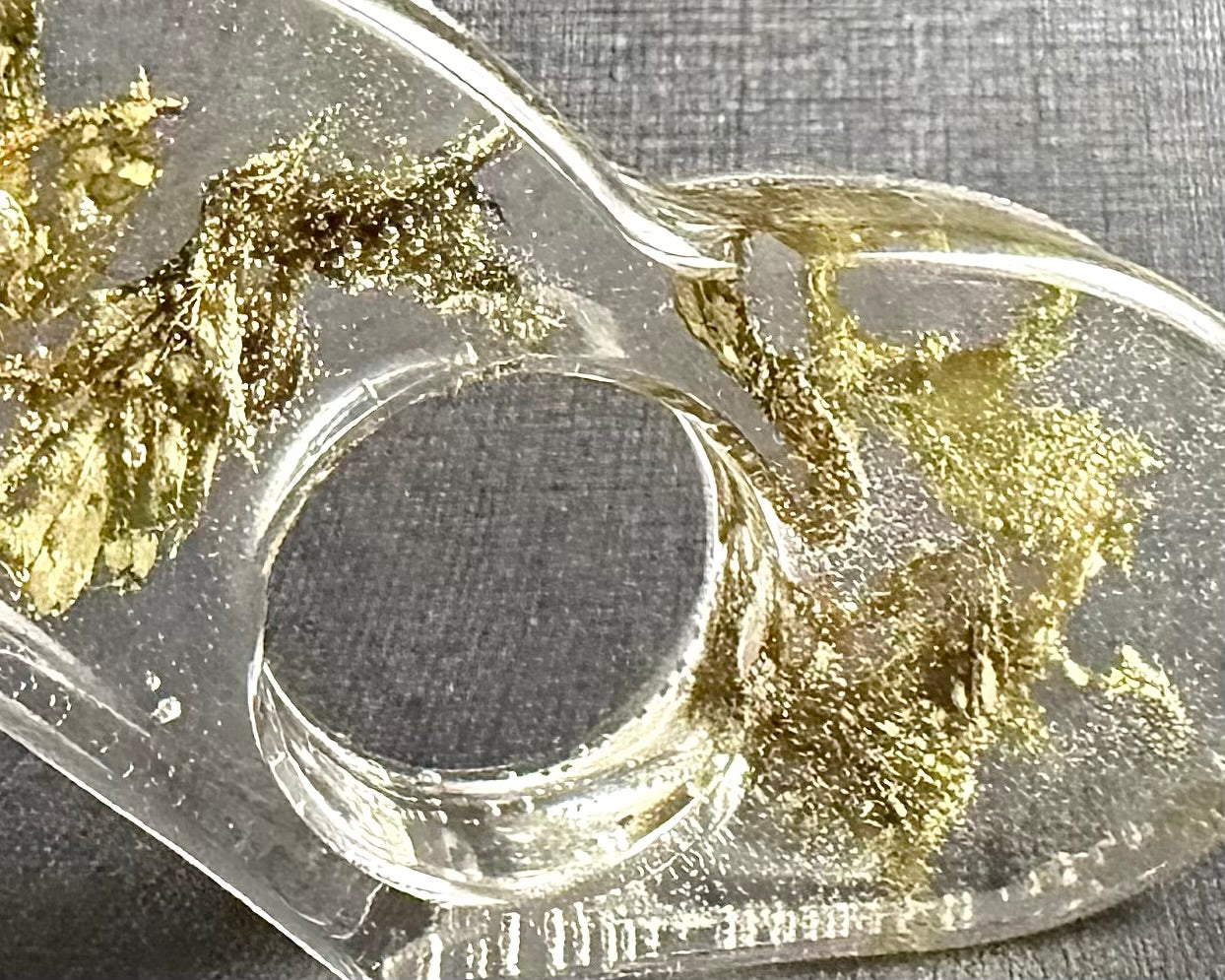 Resin with Mugwort Thumb Page Holder