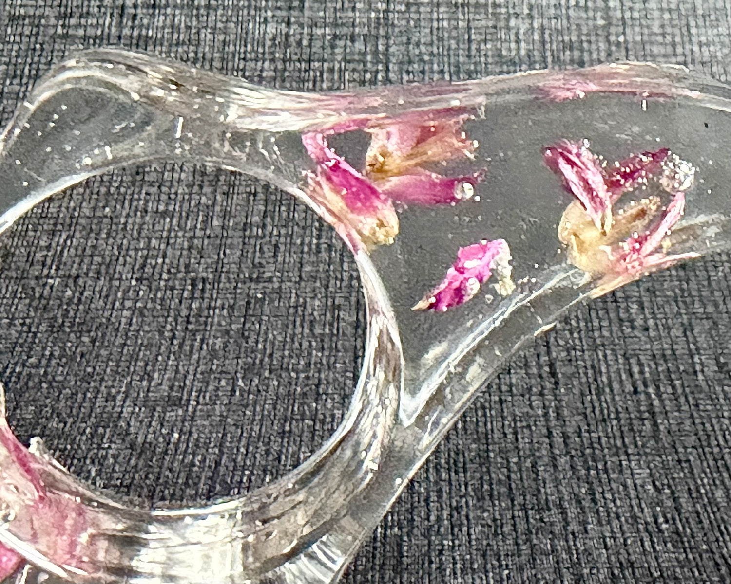 Resin with Gomphrena Globosa Thumb Page Holder