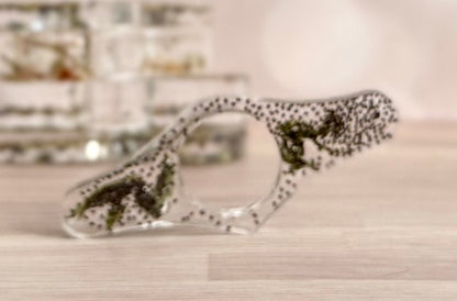 Resin Thumb Page Holder Cloaking 1