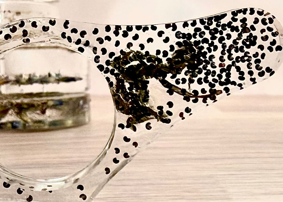 Resin Thumb Page Holder Cloaking 1