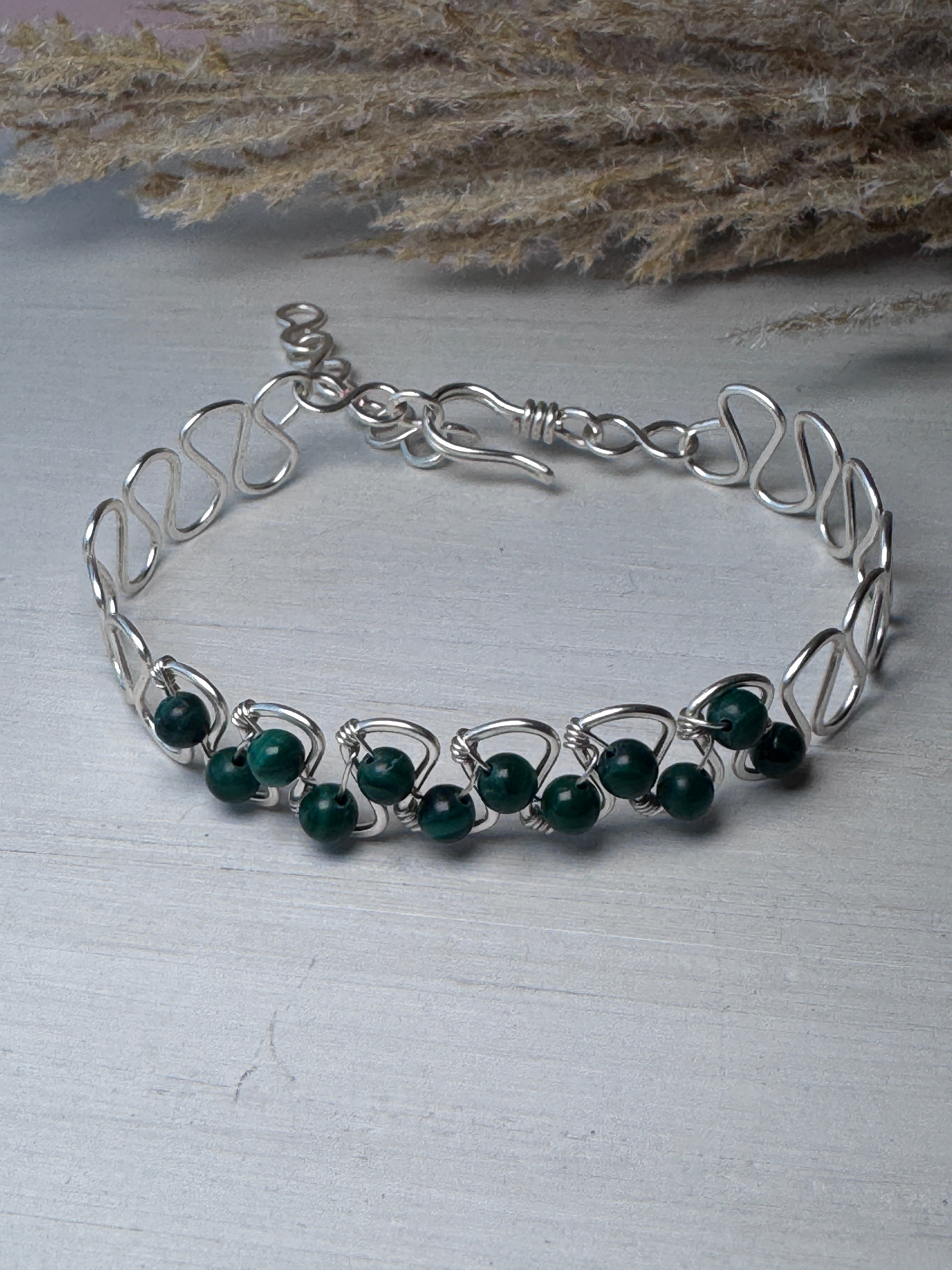 Wavy Silver Wire Bracelet with Malachite Gemstones