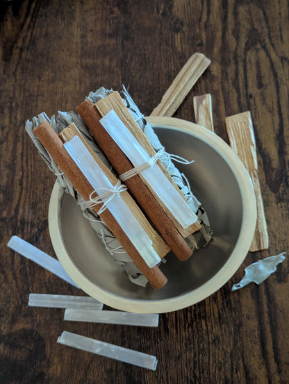 Energy Cleansing Kit | Sage, Palo Santo, Cinnamon, Selenite